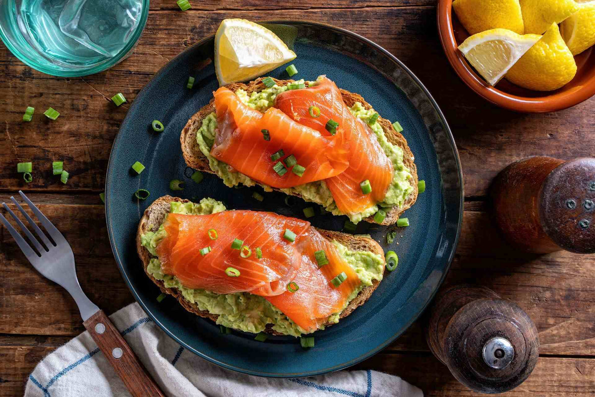 how to serve smoked salmon